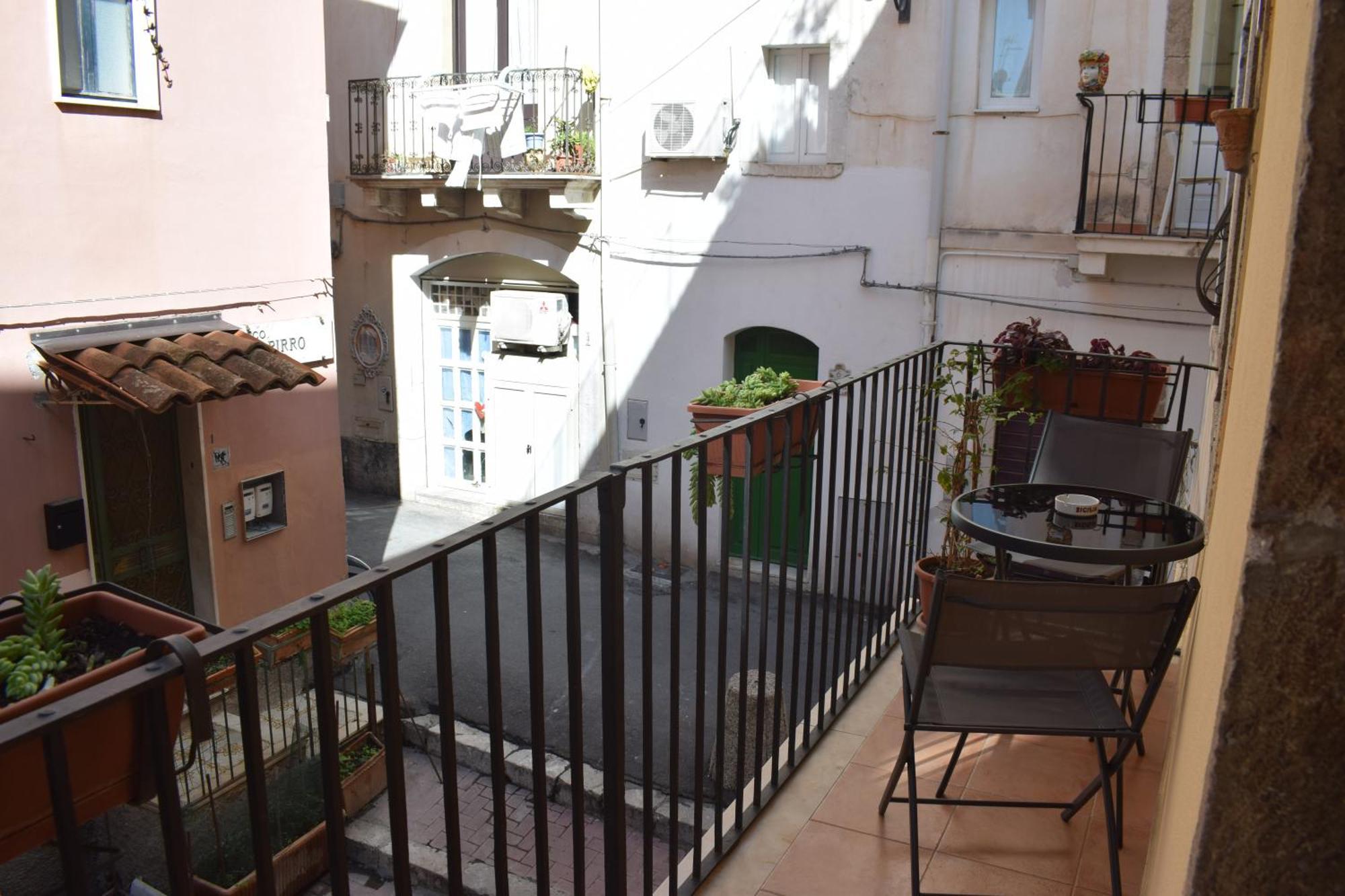 Sbiriddu'S House Apartment Taormina Bagian luar foto