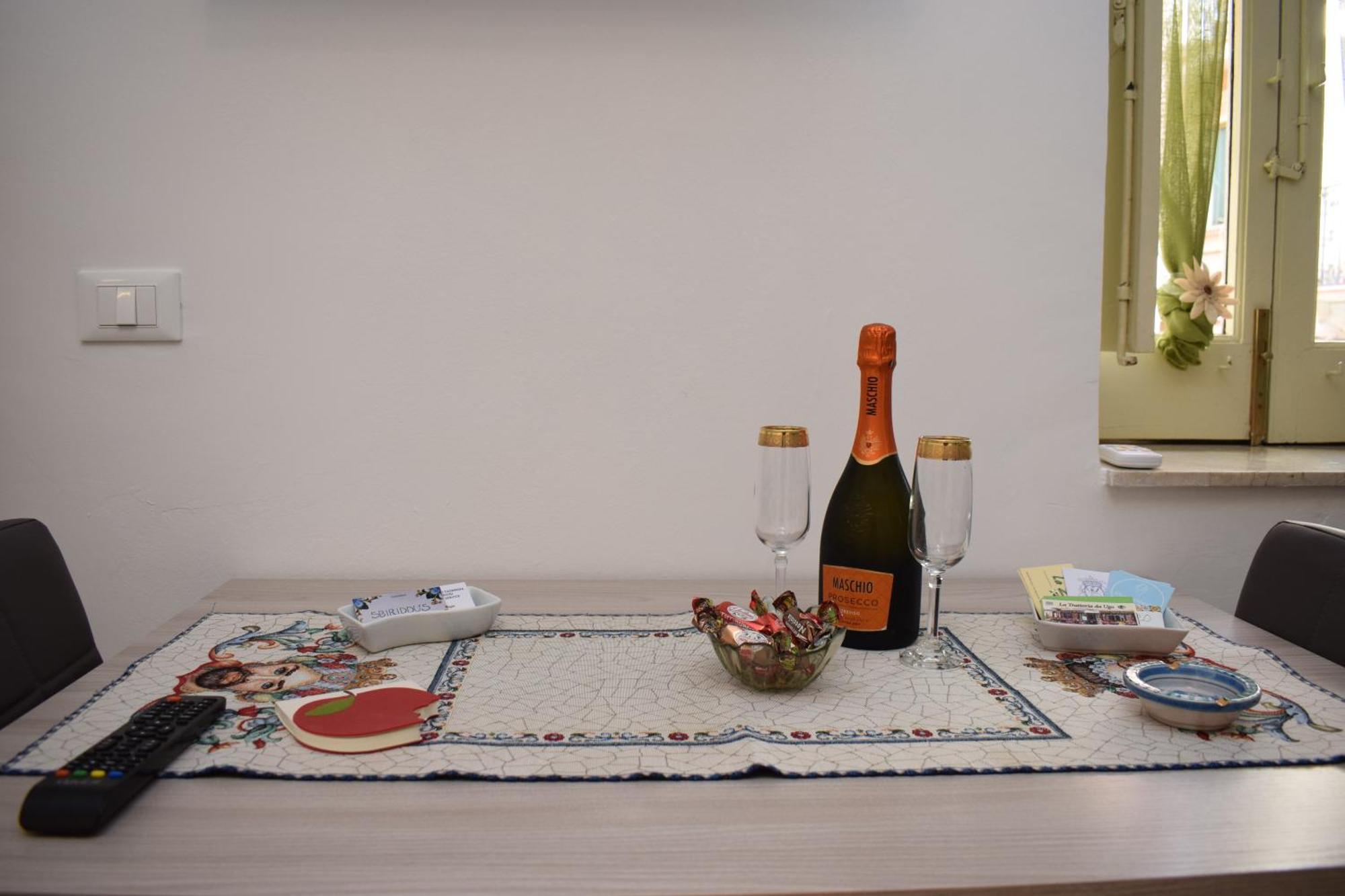 Sbiriddu'S House Apartment Taormina Bagian luar foto