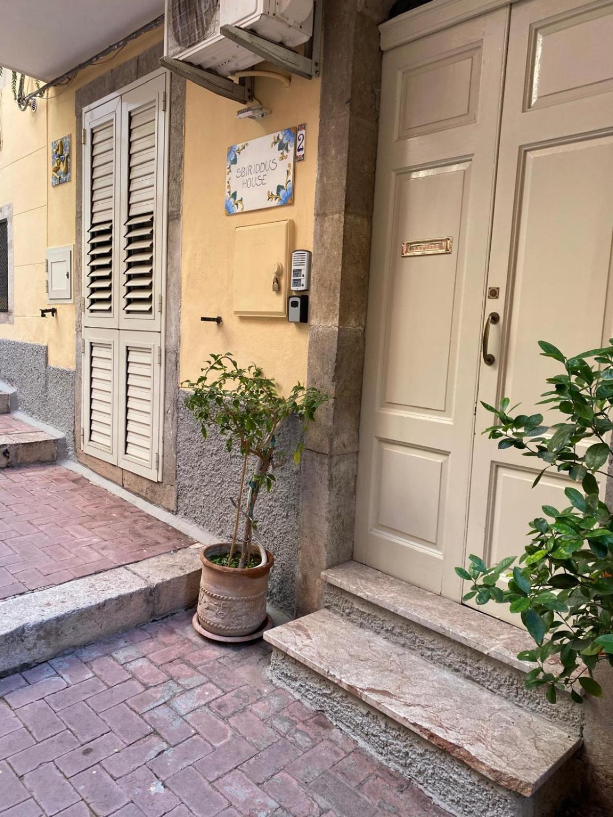 Sbiriddu'S House Apartment Taormina Bagian luar foto