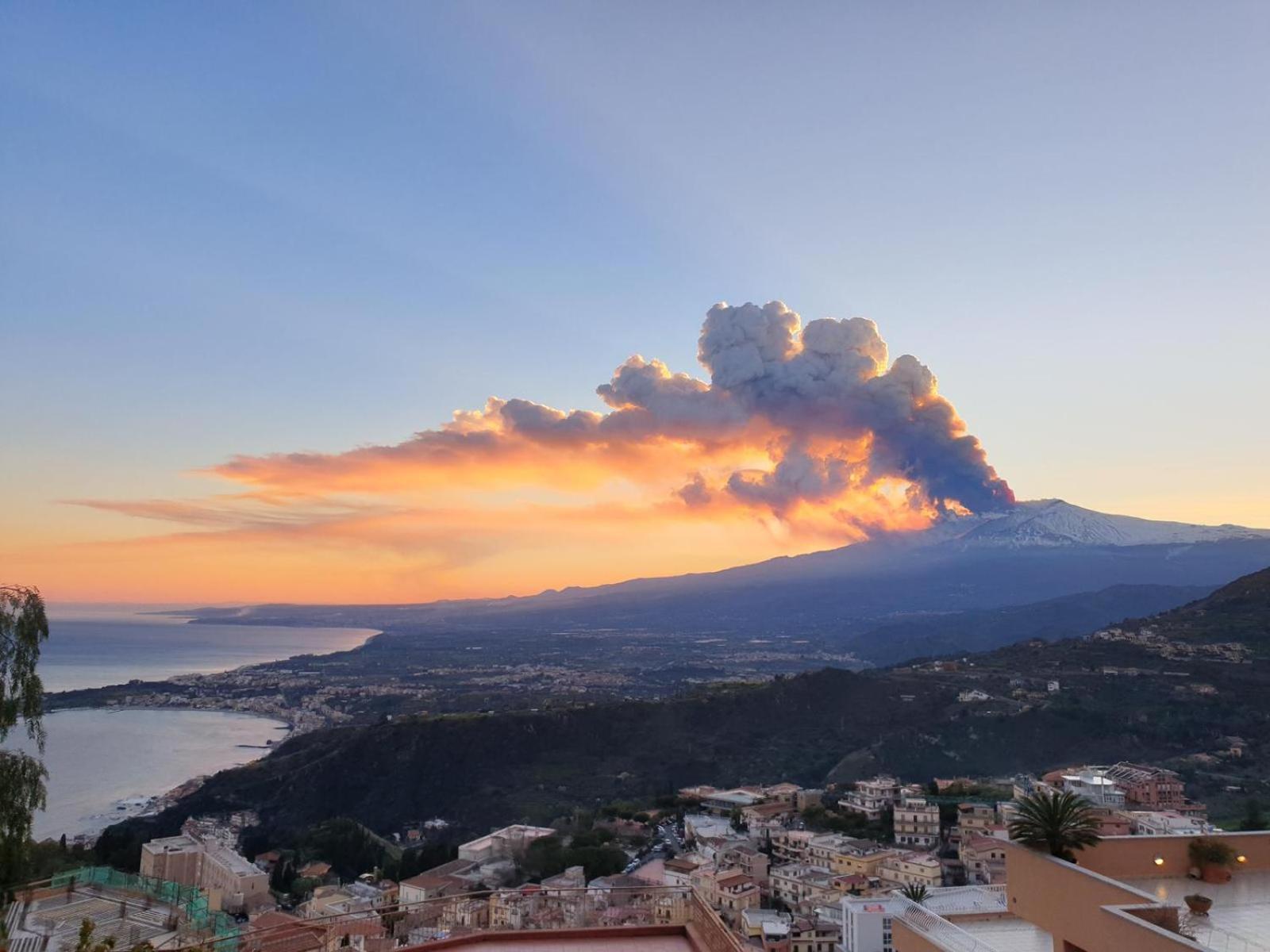 Sbiriddu'S House Apartment Taormina Bagian luar foto